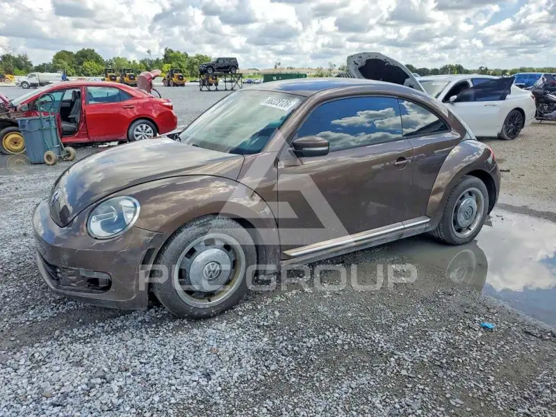 2012 Volkswagen BEETLE фото
