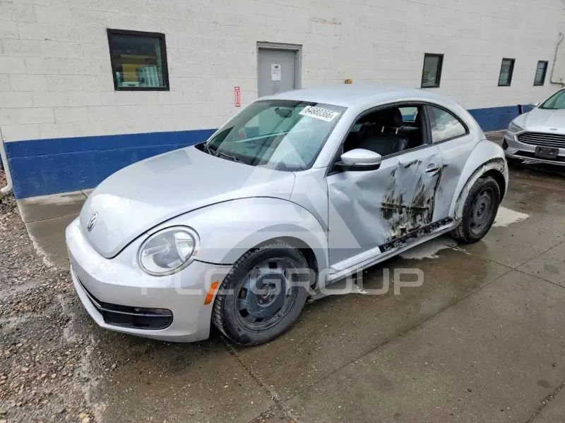 2012 Volkswagen BEETLE photo