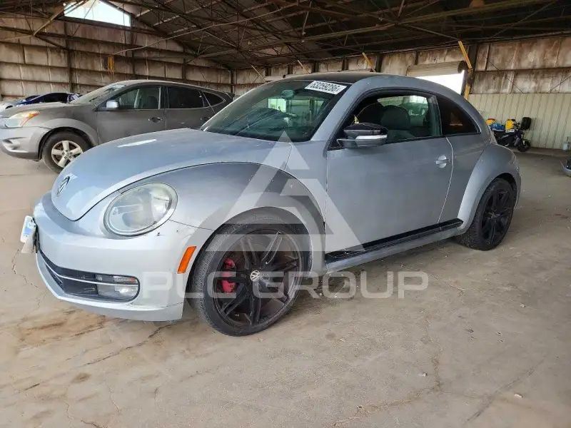 2012 Volkswagen BEETLE фото