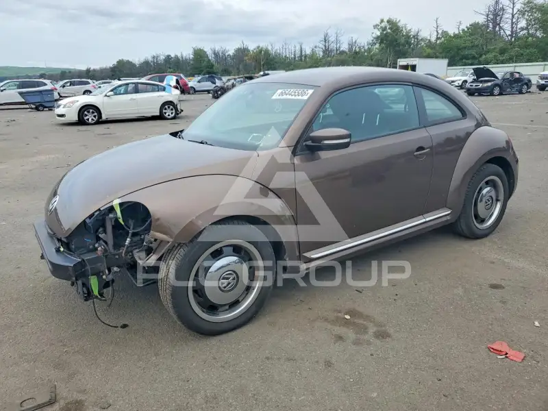 2012 Volkswagen BEETLE фото