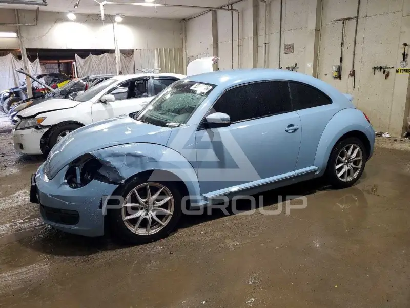 2012 Volkswagen BEETLE фото