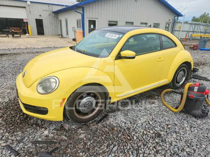 2012 Volkswagen BEETLE фото