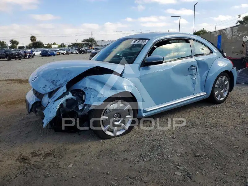 2012 Volkswagen BEETLE photo