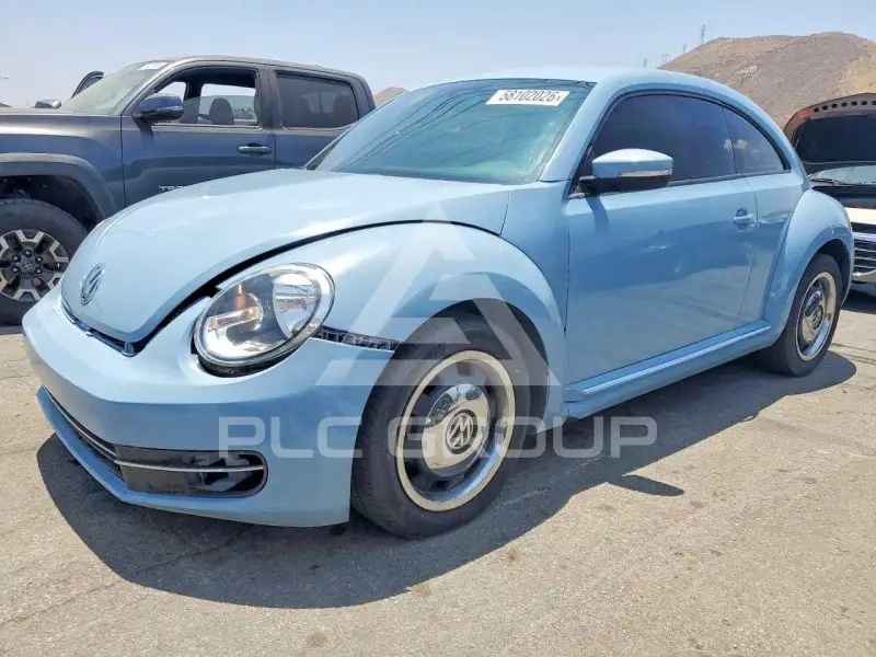 2012 Volkswagen BEETLE фото