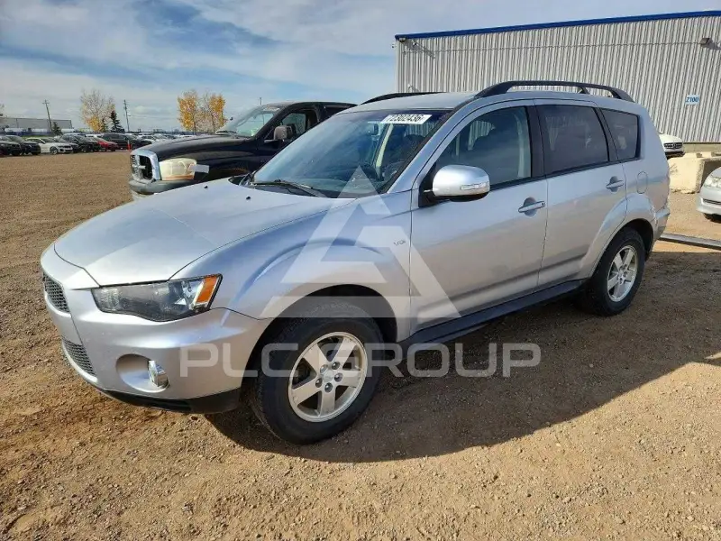 2013 Mitsubishi OUTLANDER фото