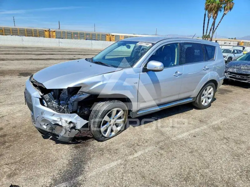 2013 Mitsubishi OUTLANDER фото