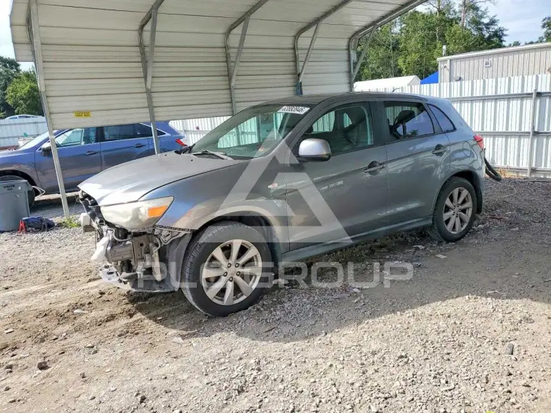 2013 Mitsubishi OUTLANDER фото