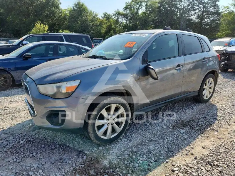 2013 Mitsubishi OUTLANDER фото
