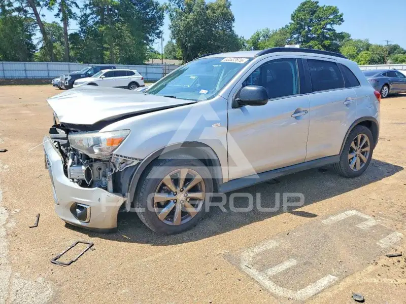2013 Mitsubishi OUTLANDER photo