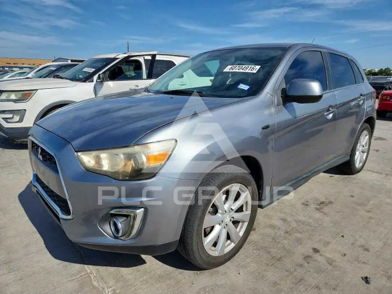 2013 Mitsubishi OUTLANDER photo