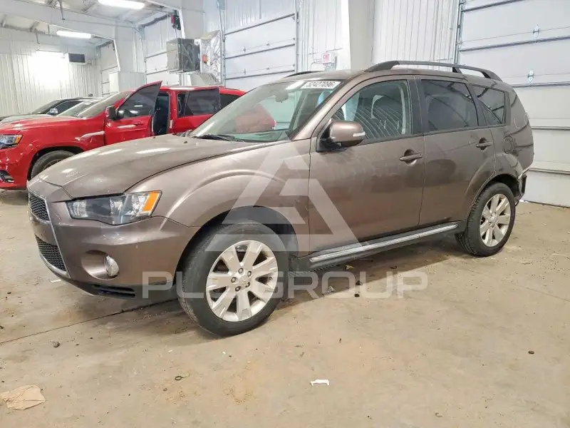 2013 Mitsubishi OUTLANDER фото