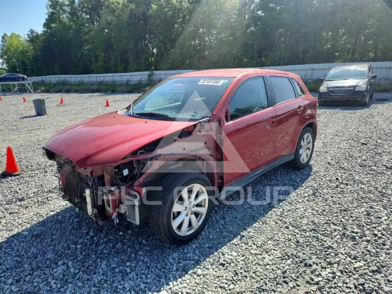 2013 Mitsubishi OUTLANDER фото