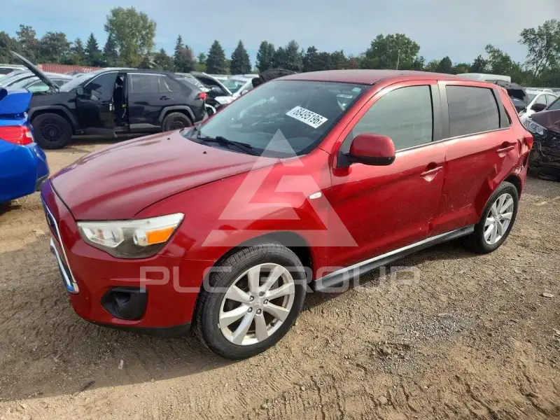 2013 Mitsubishi OUTLANDER photo