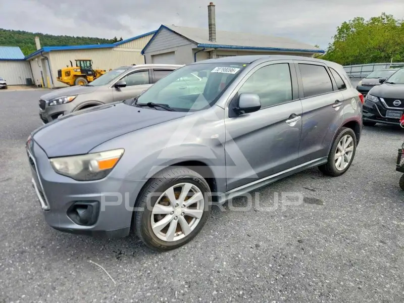 2013 Mitsubishi OUTLANDER фото
