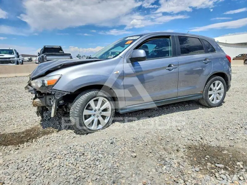 2013 Mitsubishi OUTLANDER фото