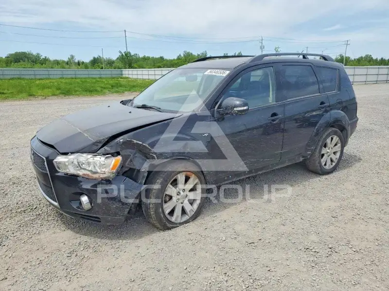 2013 Mitsubishi OUTLANDER photo