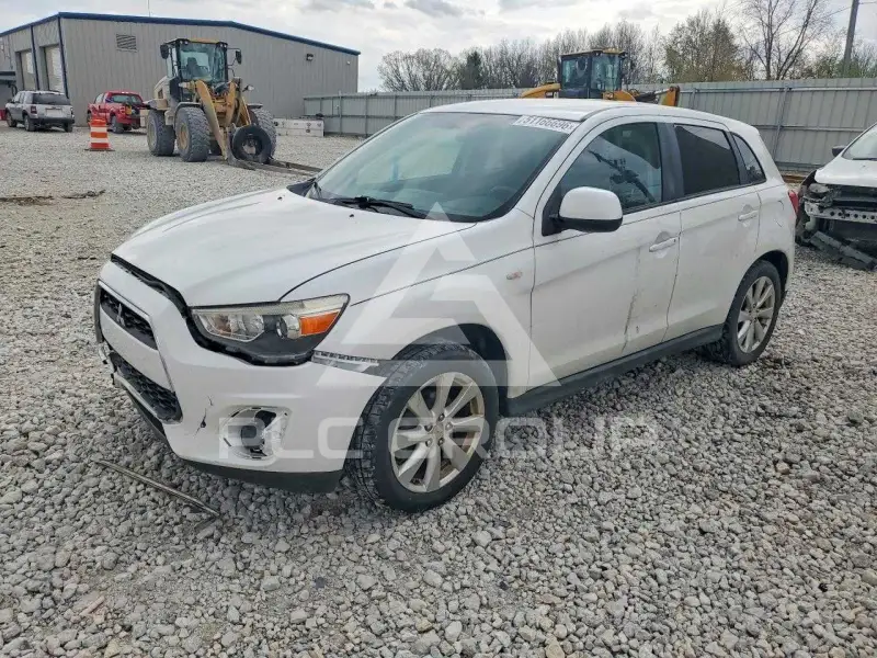 2013 Mitsubishi OUTLANDER фото