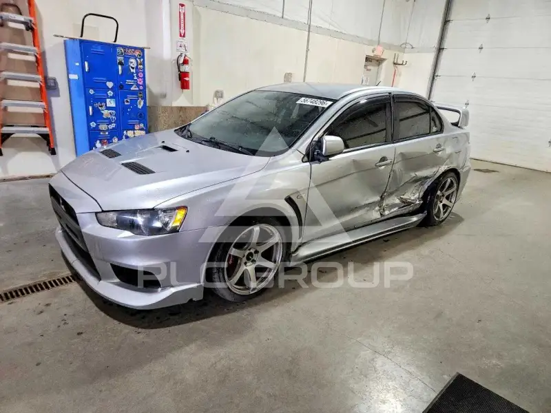 2013 Mitsubishi Evolution photo