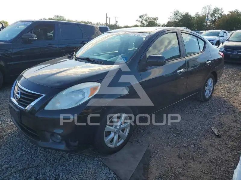 2013 Nissan VERSA фото