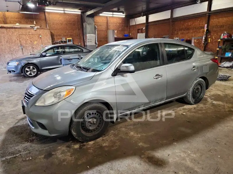 2013 Nissan VERSA фото