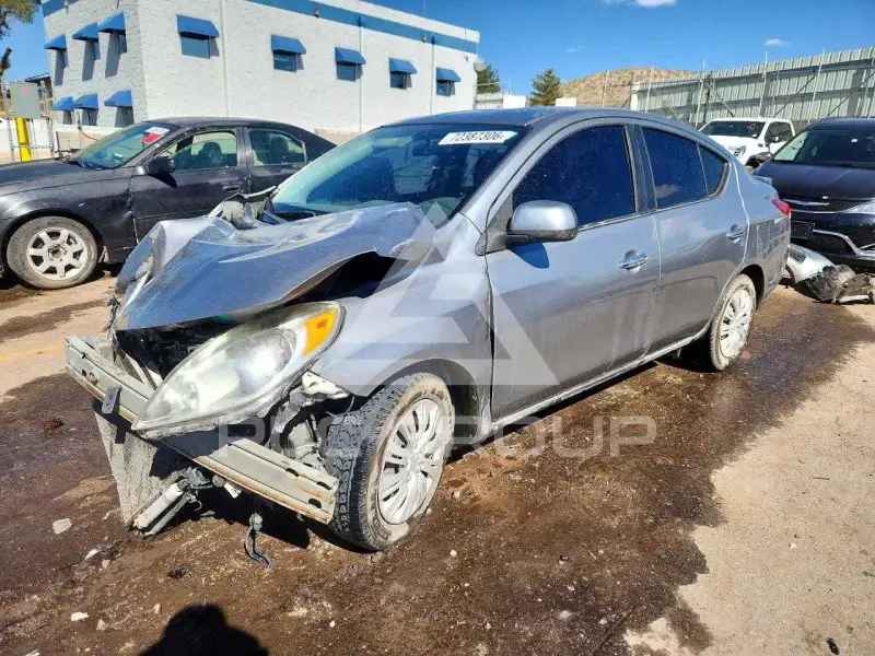 2013 Nissan VERSA фото