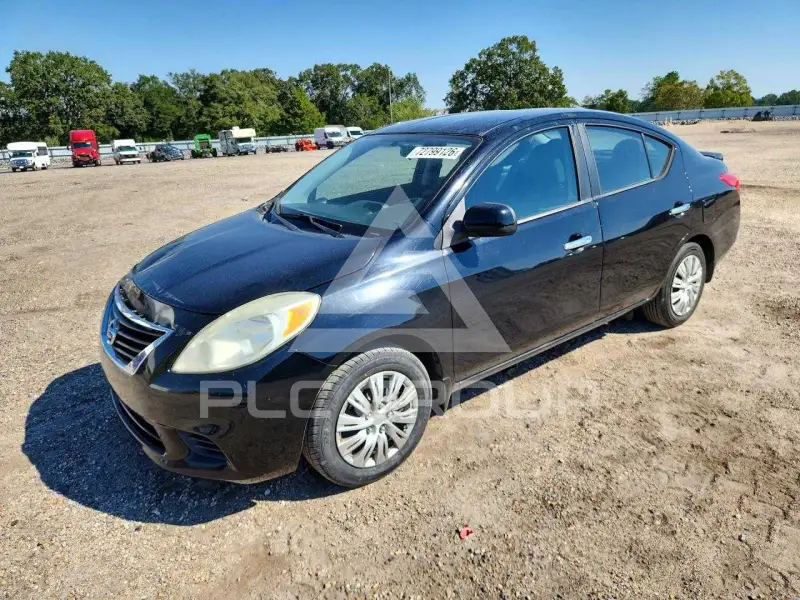 2013 Nissan VERSA фото