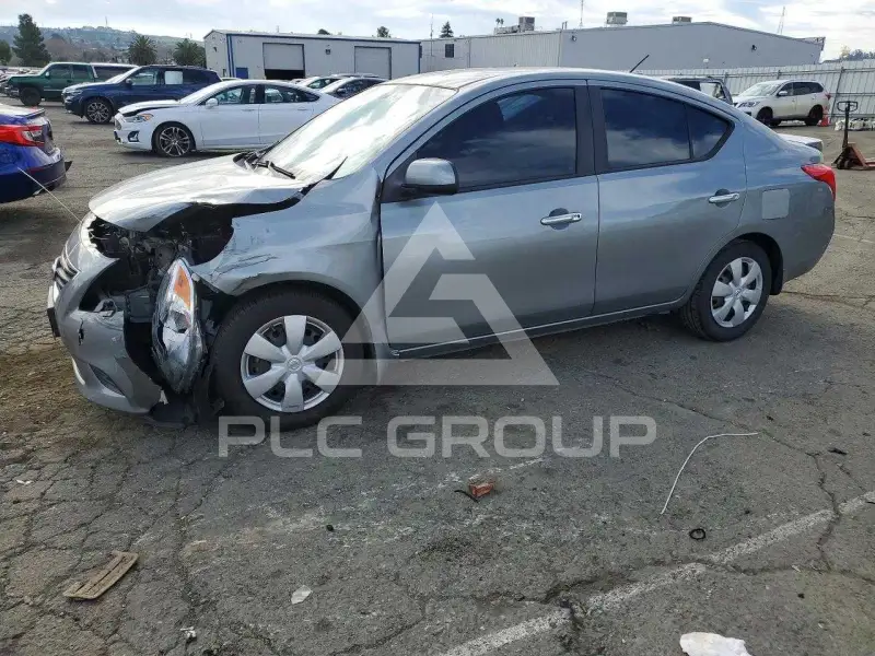 2013 Nissan VERSA фото