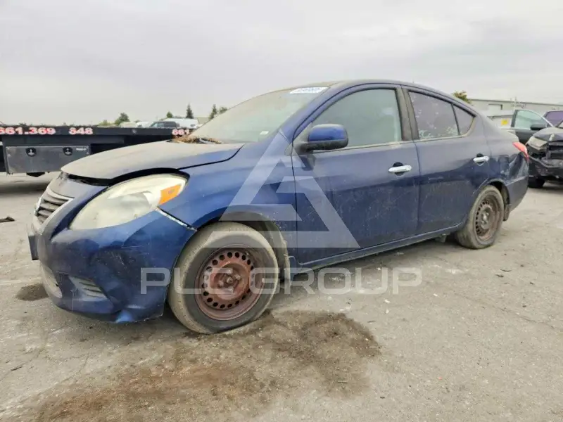 2013 Nissan VERSA фото
