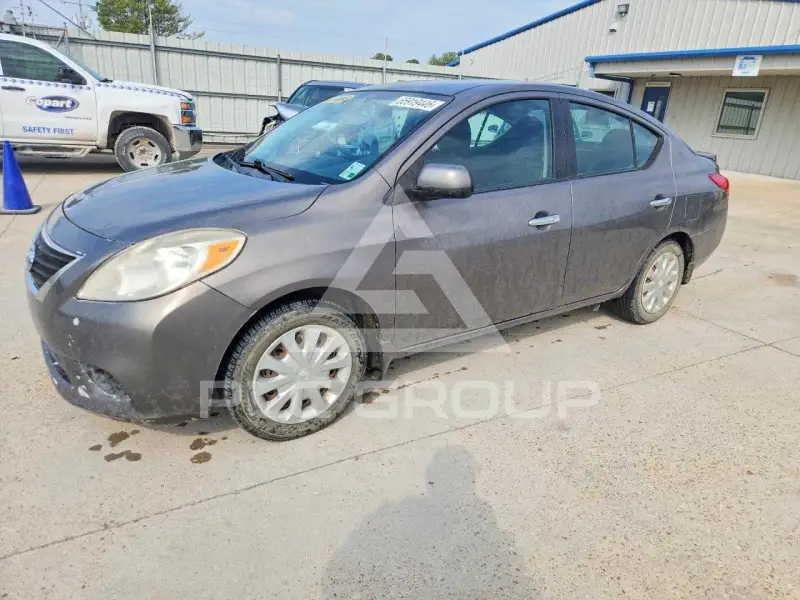 2013 Nissan VERSA фото