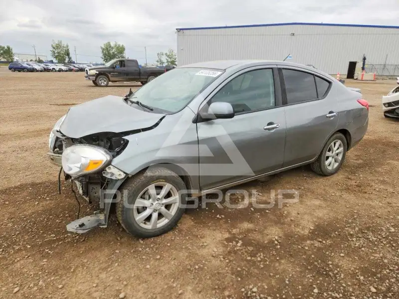 2013 Nissan VERSA фото
