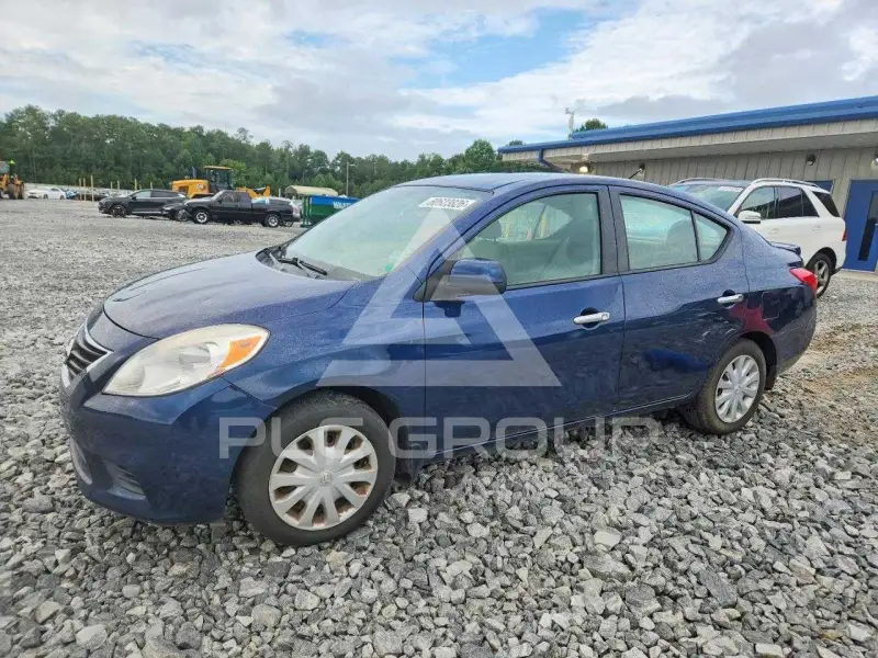 2013 Nissan VERSA фото