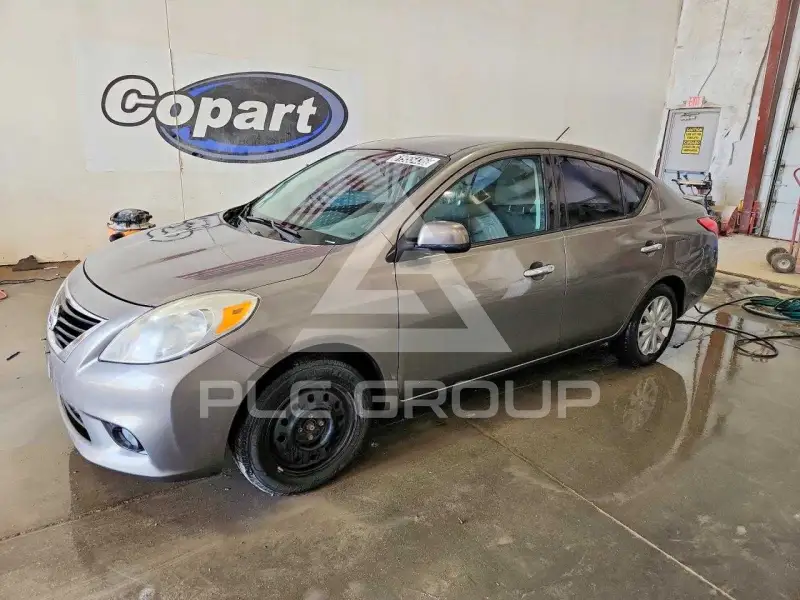 2013 Nissan VERSA фото