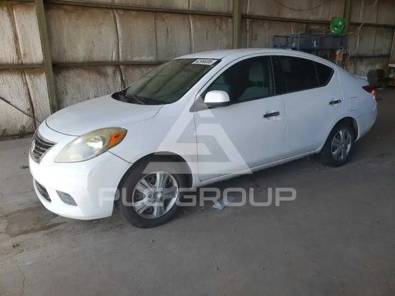 2013 Nissan VERSA фото