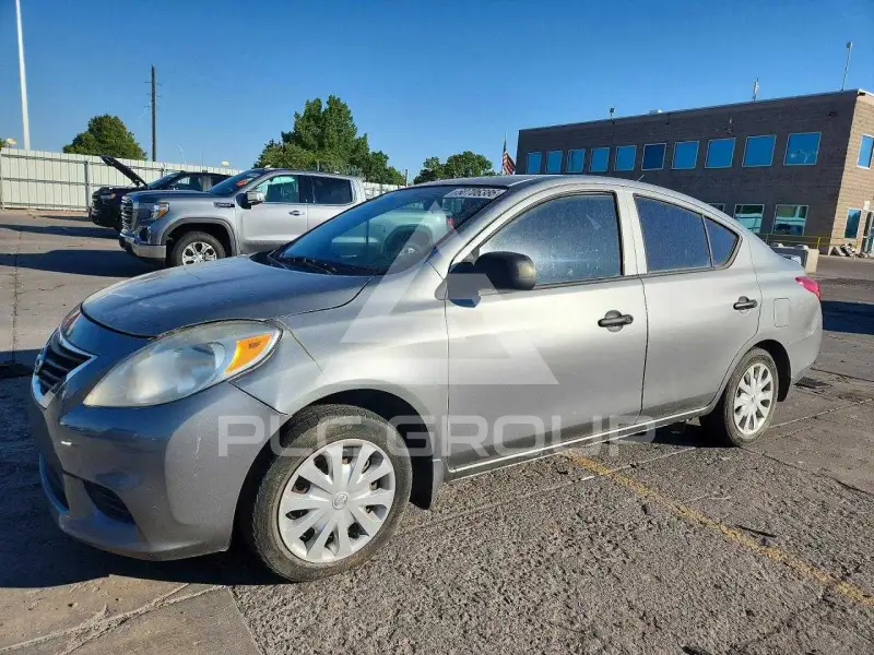 2013 Nissan VERSA фото