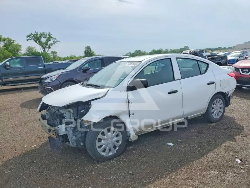 2013 Nissan VERSA photo