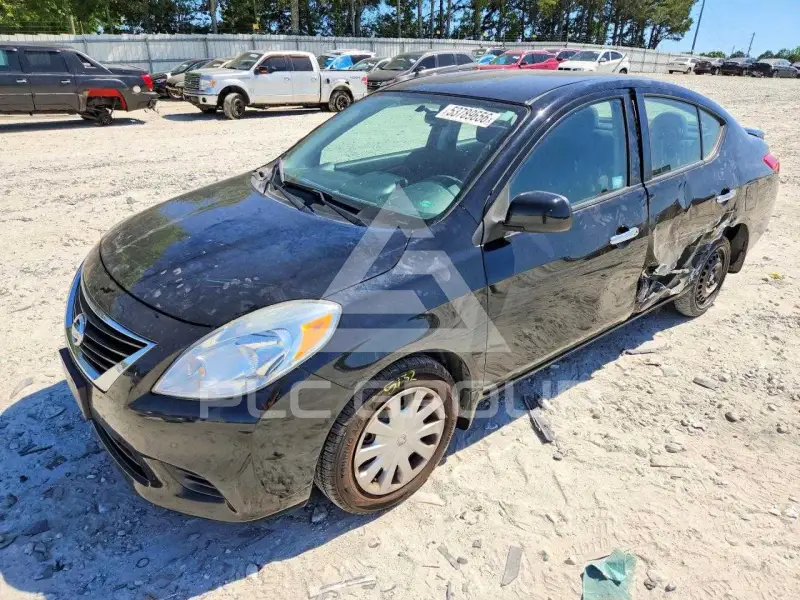 2013 Nissan VERSA photo