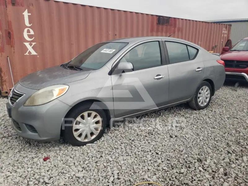 2013 Nissan VERSA фото