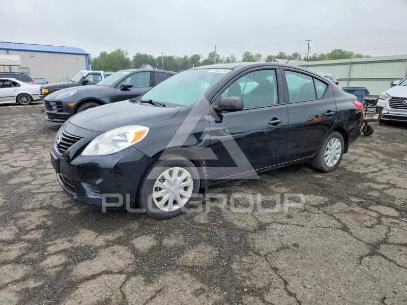 2013 Nissan VERSA фото