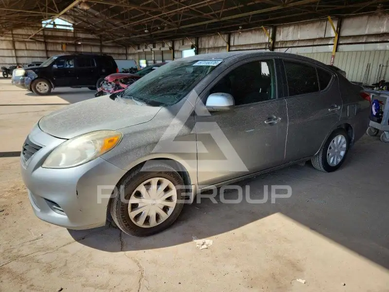 2013 Nissan VERSA фото
