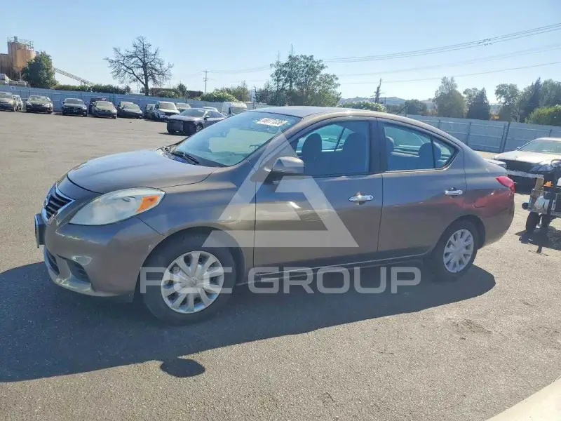 2013 Nissan VERSA фото