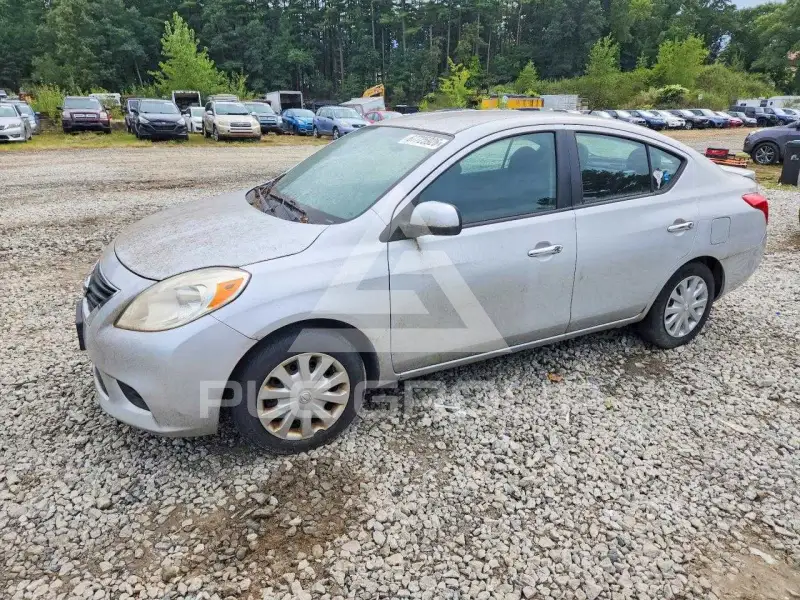 2013 Nissan VERSA фото