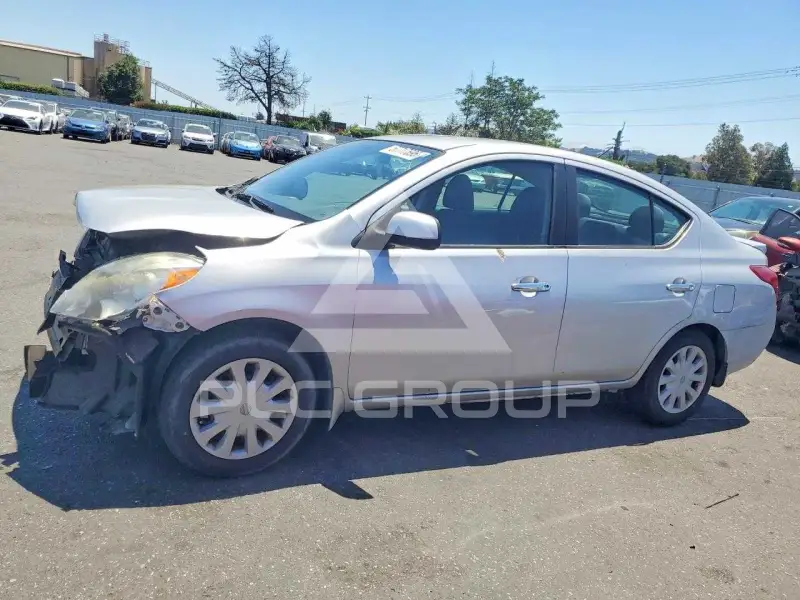 2013 Nissan VERSA фото