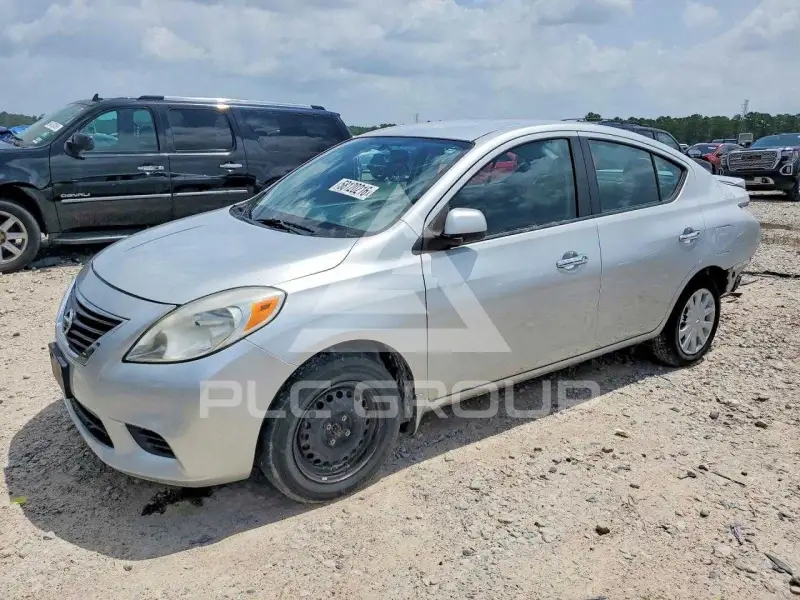 2013 Nissan VERSA фото