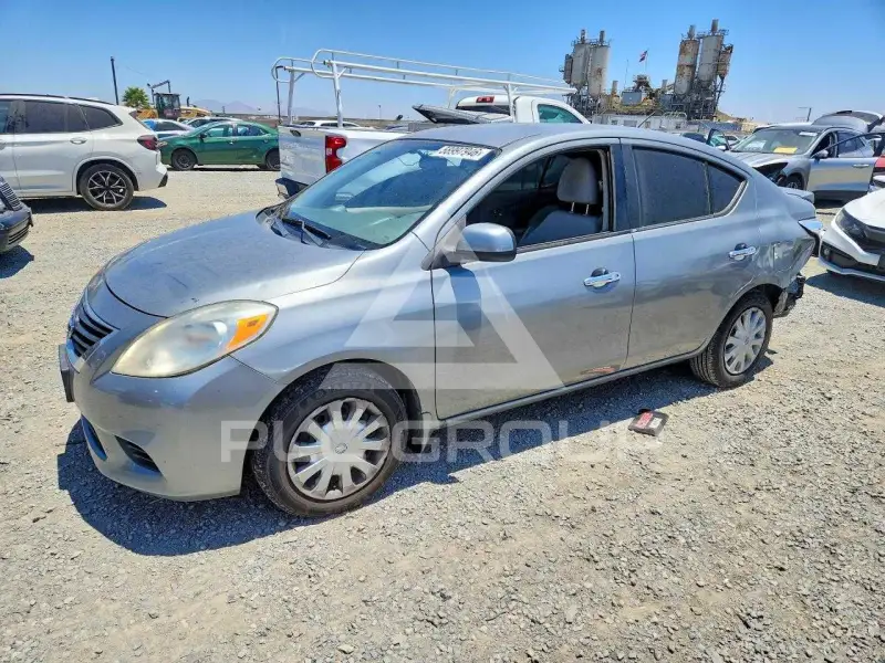 2013 Nissan VERSA фото