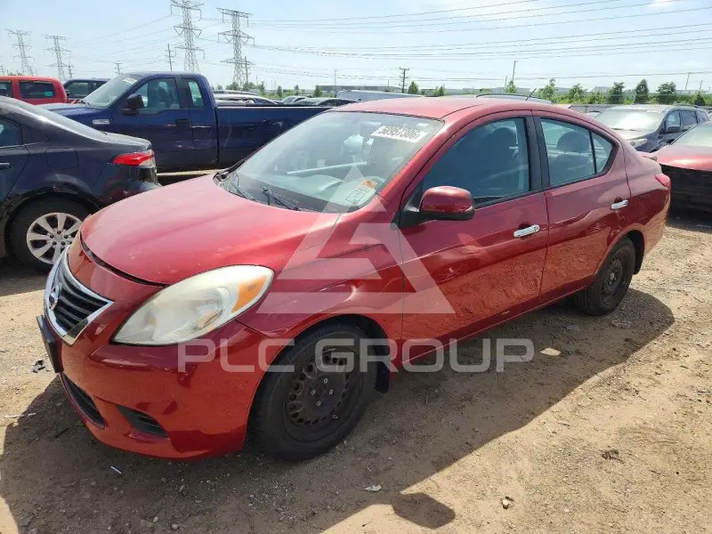 2013 Nissan VERSA photo