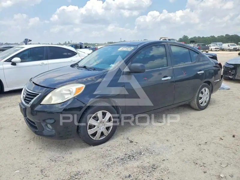 2013 Nissan VERSA фото