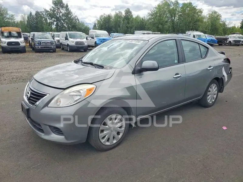 2013 Nissan VERSA photo