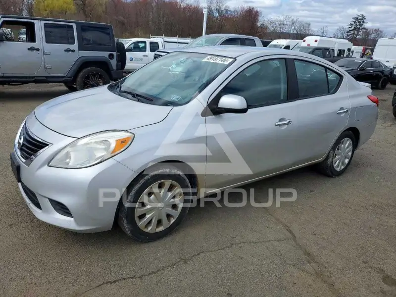 2013 Nissan VERSA photo