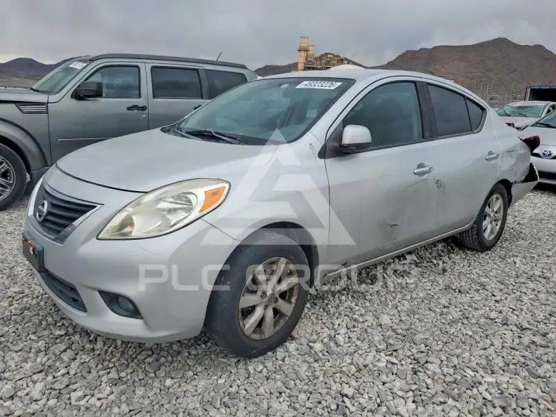 2013 Nissan VERSA photo