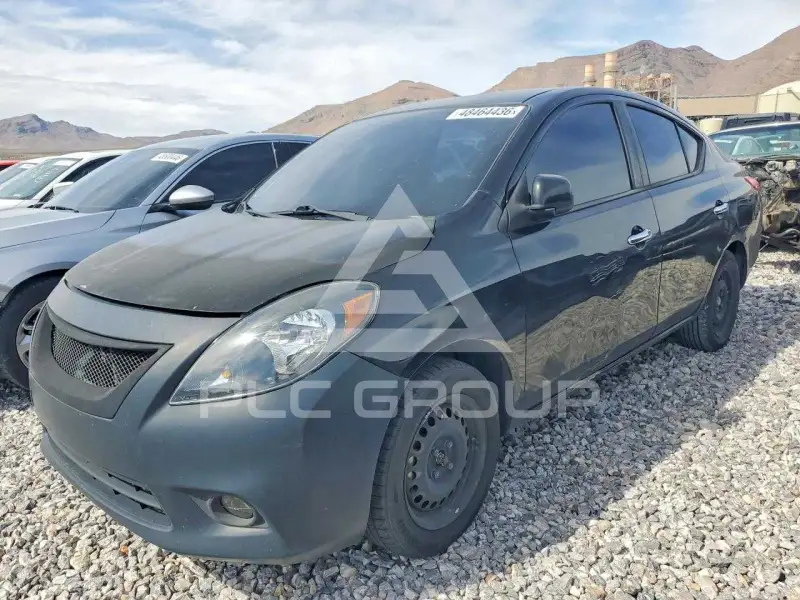 2013 Nissan VERSA photo